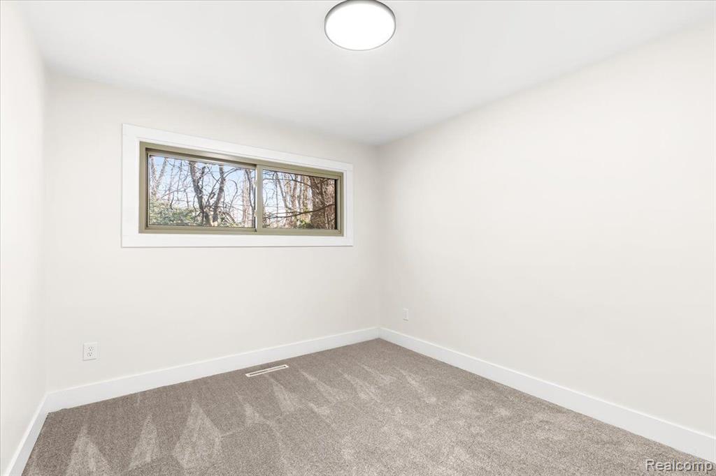 995 North Reading Road Bloomfield Hills, MI 48304 - Photo 23 of 28 Gallery Image 23