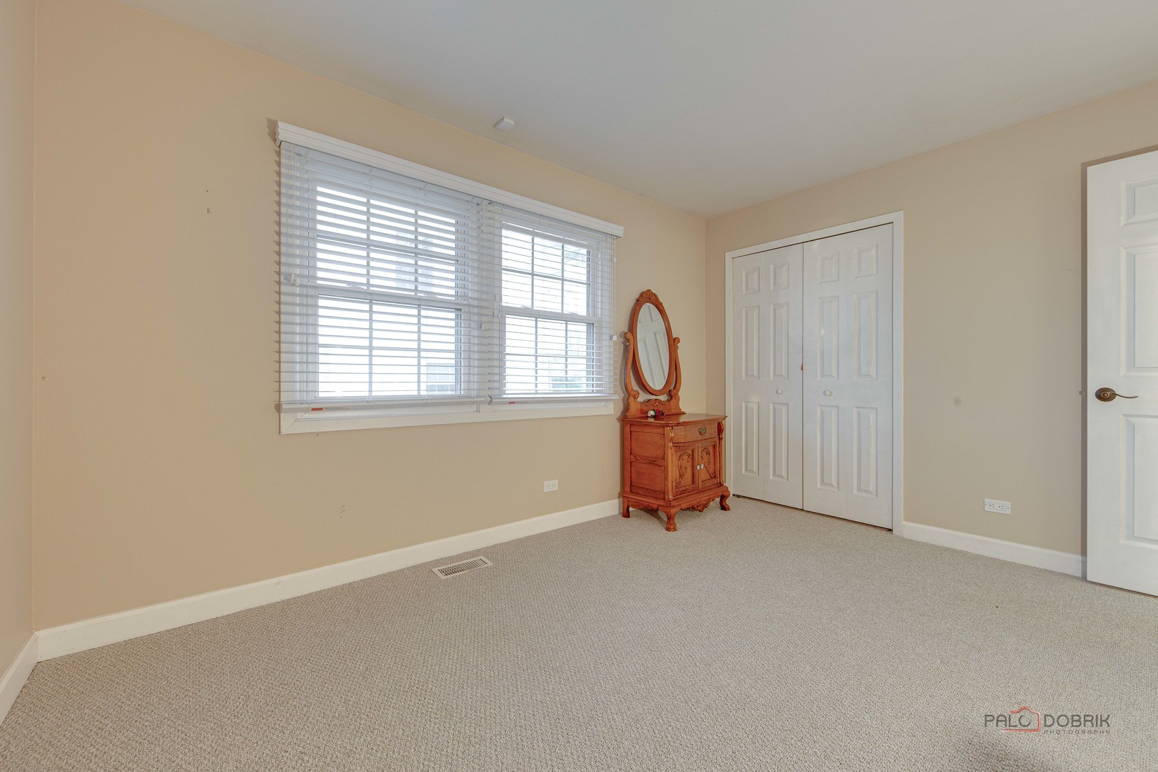 441 Arbor Gate Lane Buffalo Grove, IL 60089 - Photo 23 of 29 an empty room with windows