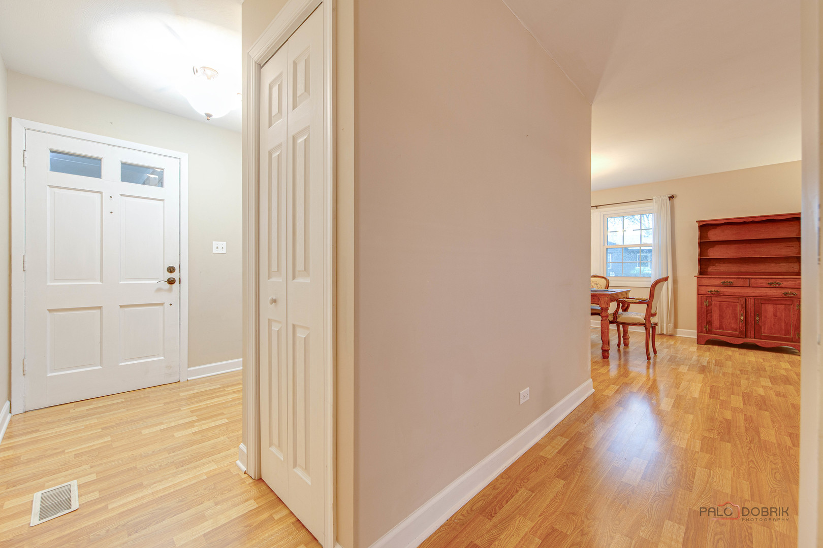 441 Arbor Gate Lane Buffalo Grove, IL 60089 - Photo 5 of 29 a view of a livingroom with furniture hardwood floor and hallway