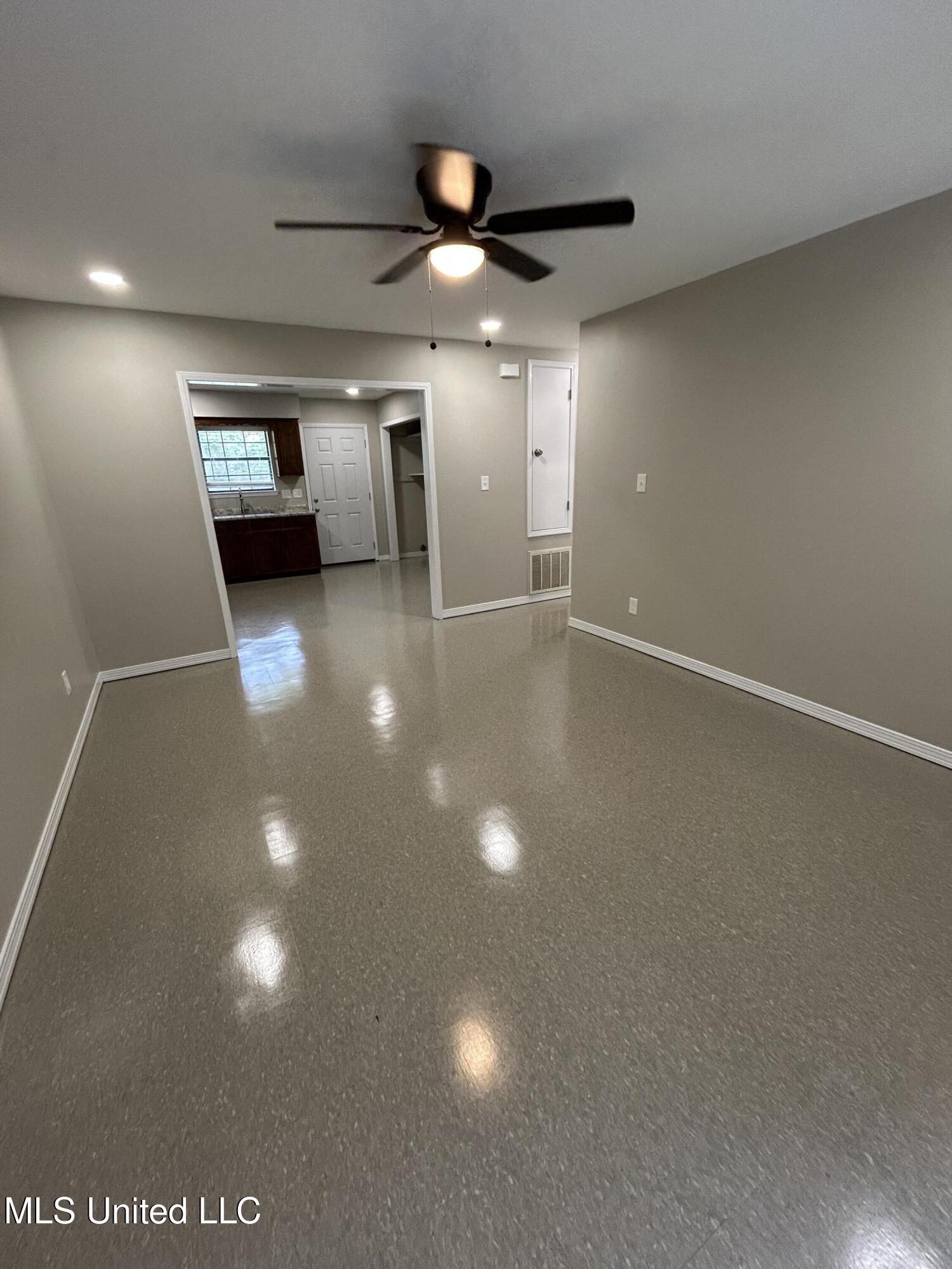 1004 Telly Road, Unit A Picayune, MS 39466 - Photo 2 of 8 IMG_2141