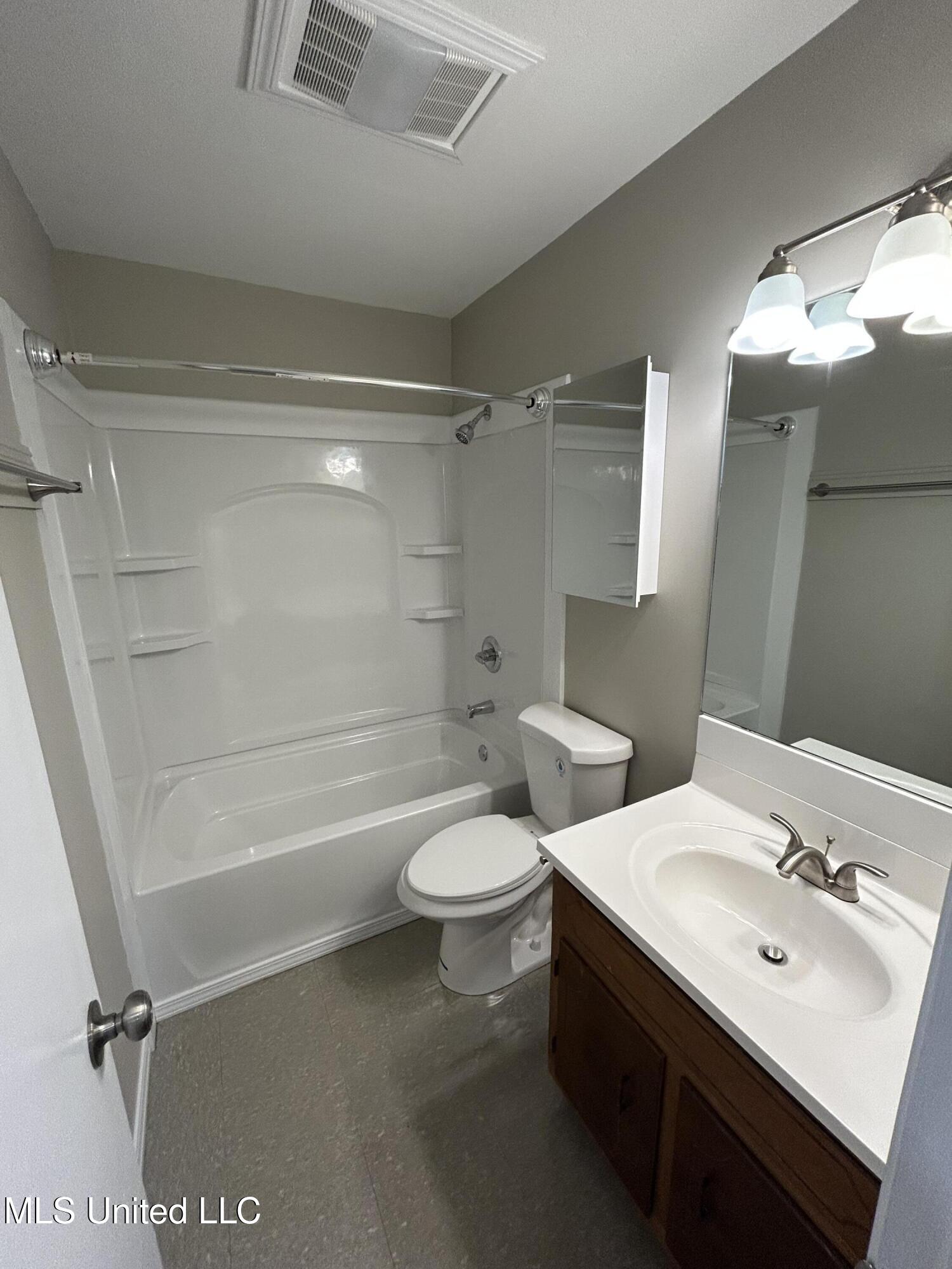 1004 Telly Road, Unit A Picayune, MS 39466 - Photo 7 of 8 IMG_2146