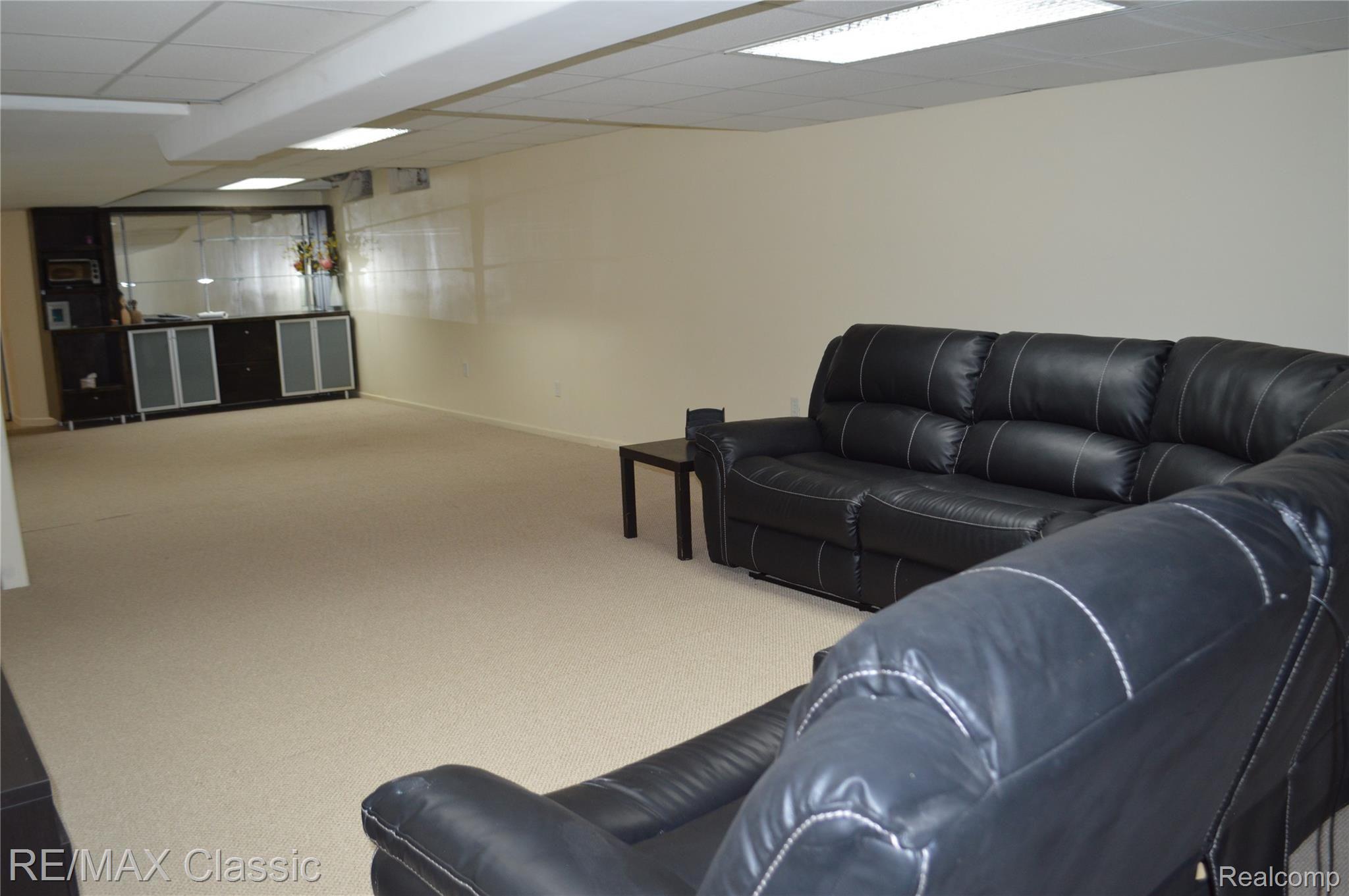 44668 Danbury Road Canton, MI 48188 - Photo 33 of 40 Danbury16b.JPG