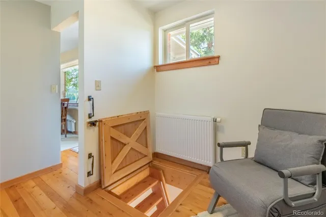 a view of entryway with workspace