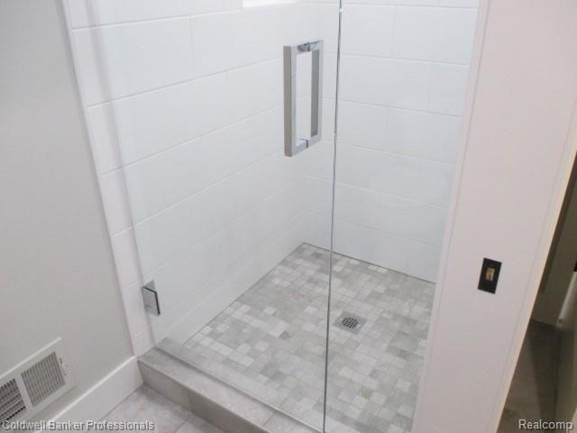 4107 Buckingham Road Royal Oak, MI 48073 - Photo 30 of 46 SHOWER DOORS ALL INSTALLED
