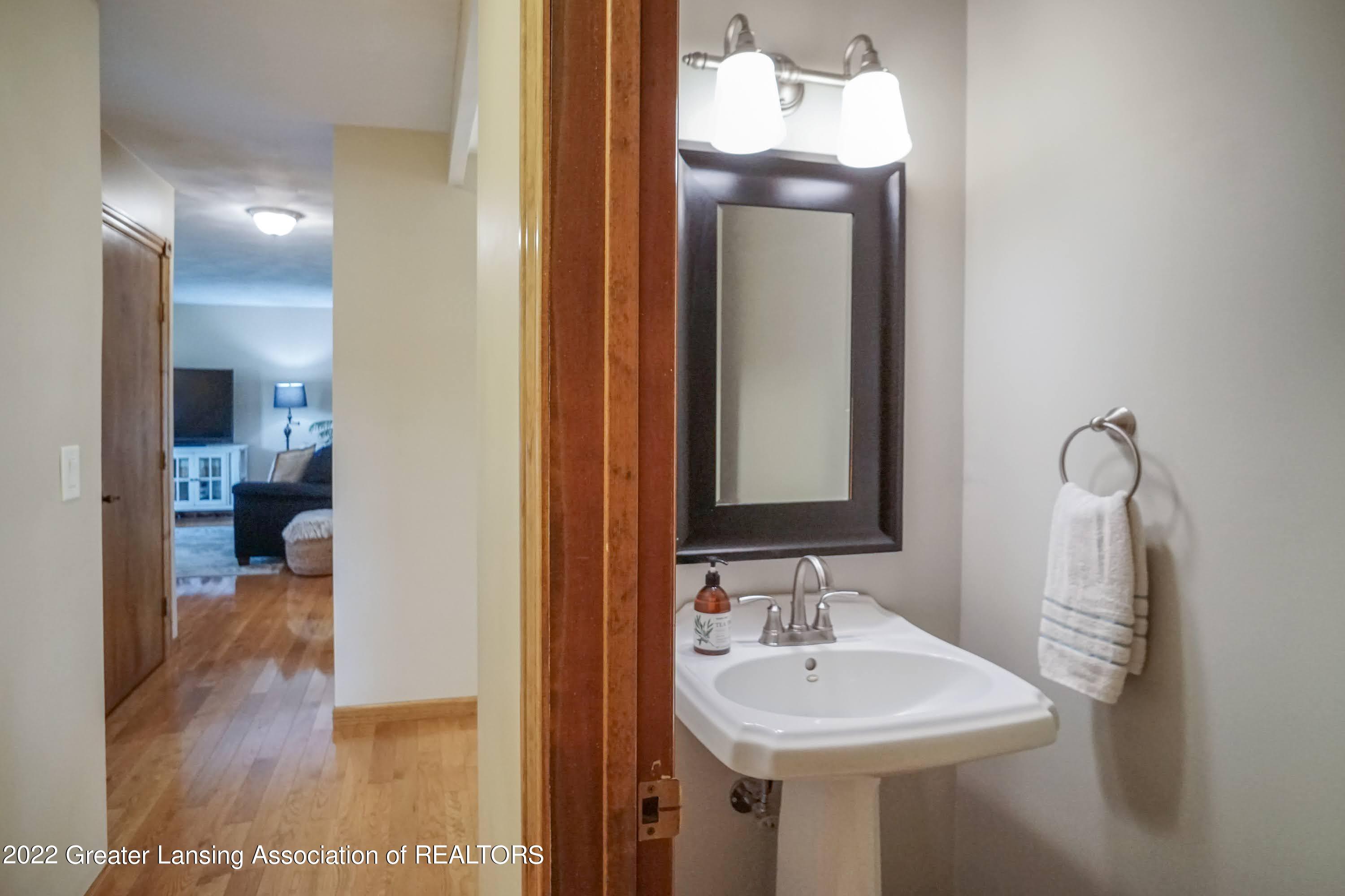 945 Kingsbridge Road Grand Ledge, MI 48837 - Photo 19 of 57 Half bath