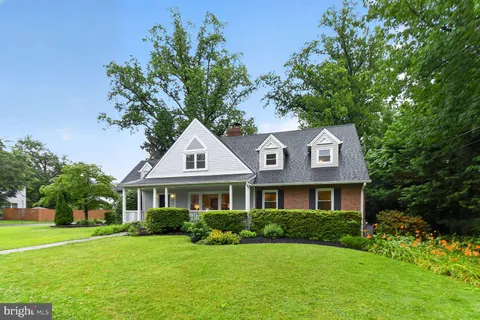 $1,549,000 | 9305 Linden Avenue, Bethesda, MD 20814
