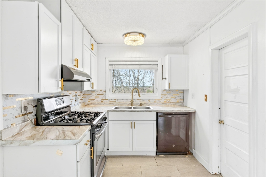 92 Ash Street Gardner, MA 01440 - Photo 9 of 29