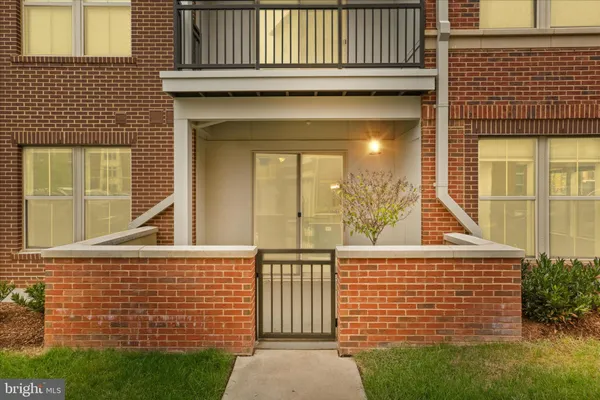 $574,000 | 10755 Fairgrounds Drive, Unit 101, Fairfax, VA 22030