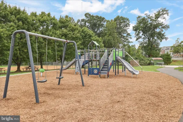 $574,000 | 10755 Fairgrounds Drive, Unit 101, Fairfax, VA 22030