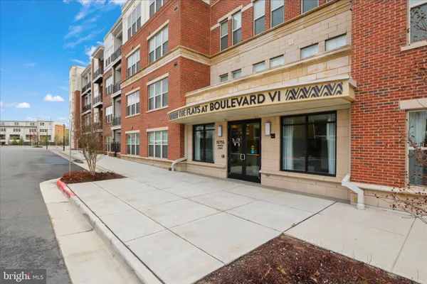 $574,000 | 10755 Fairgrounds Drive, Unit 101, Fairfax, VA 22030