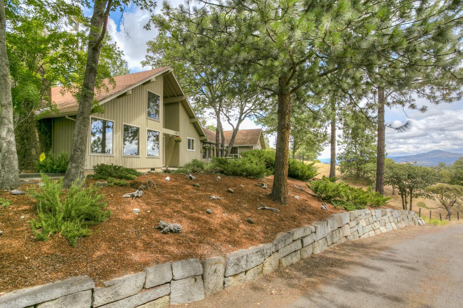 2257 Johns Peak Road Central Point, OR 97502 - Photo 5 of 35 Additional Photo