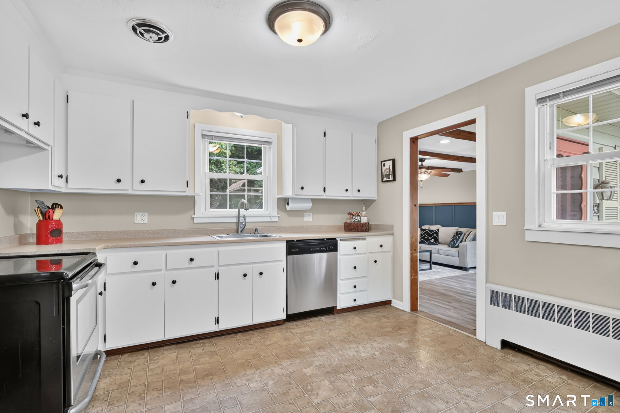 33 Brent Road Manchester, CT 06042 - Photo 12 of 38