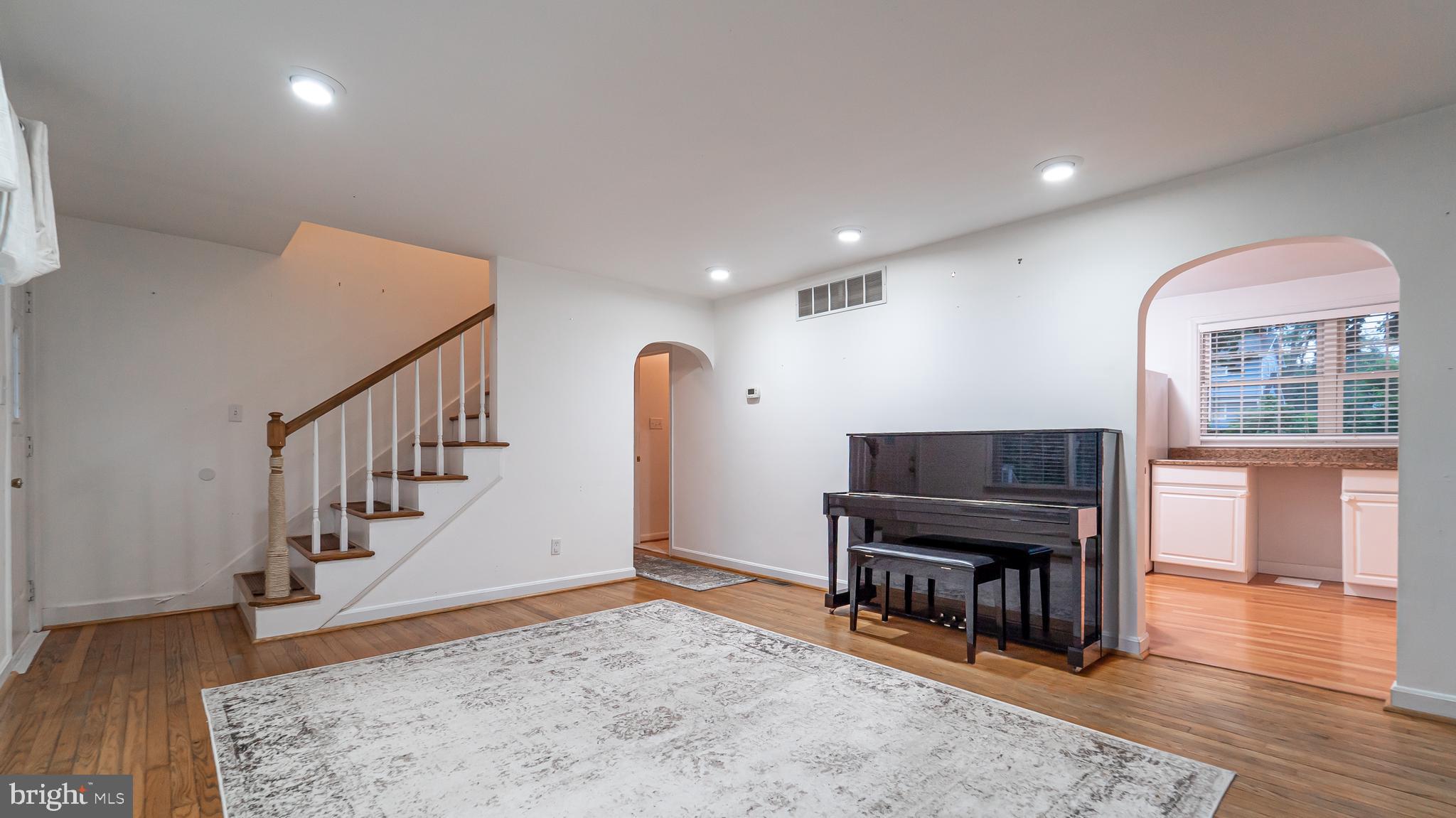 1711 Twickenham Road Pasadena, MD 21122 - Photo 3 of 33 Gallery Image 3