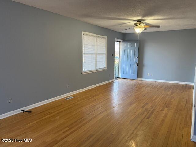 4962 Old Tar Road Winterville, NC 28590 - Photo 14 of 35 Living Room
