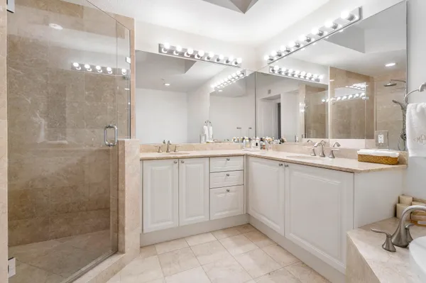 $4,700 | 701 South Olive Avenue, Unit 1705, West Palm Beach, FL 33401