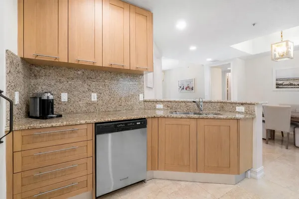 $4,700 | 701 South Olive Avenue, Unit 1705, West Palm Beach, FL 33401