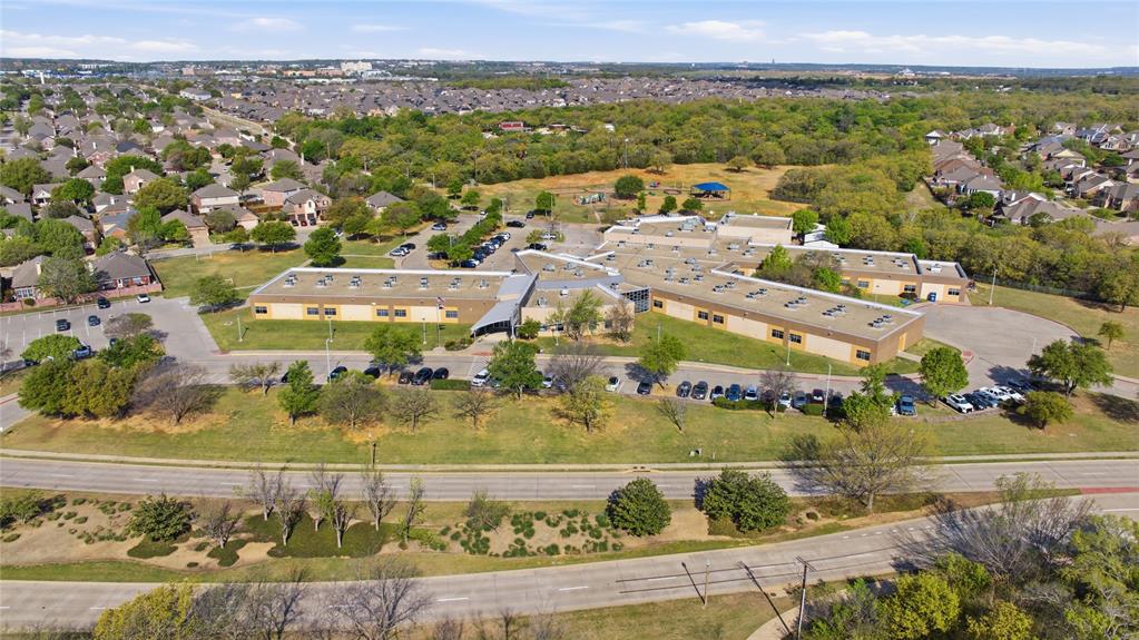 7705 Falcon Ridge Road Denton, TX 76208 - Photo 10 of 40 View of local school