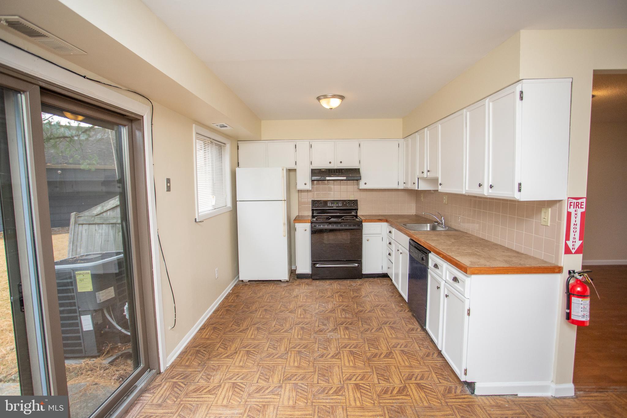 11 Dover Drive Lindenwold, NJ 08021 - Photo 10 of 41