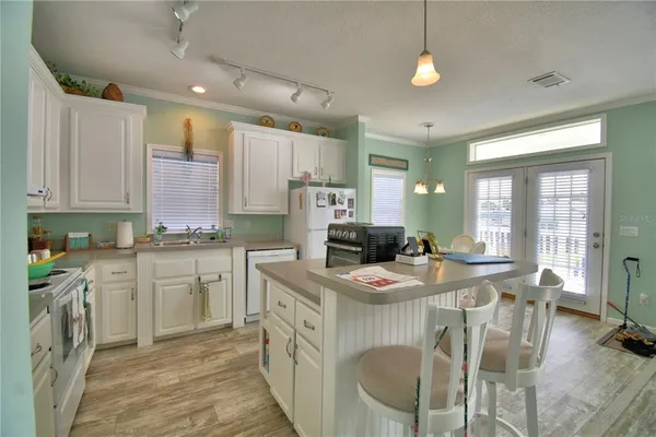 $195,000 | 4925 Cypress Gardens Road, Unit 100, Winter Haven, FL 33884