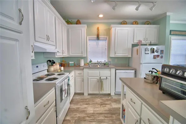 $195,000 | 4925 Cypress Gardens Road, Unit 100, Winter Haven, FL 33884