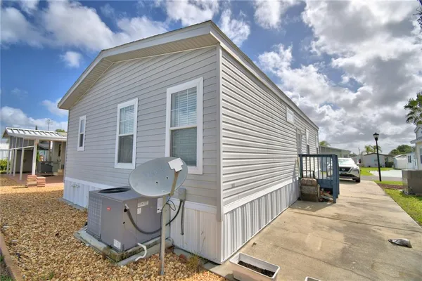 $195,000 | 4925 Cypress Gardens Road, Unit 100, Winter Haven, FL 33884
