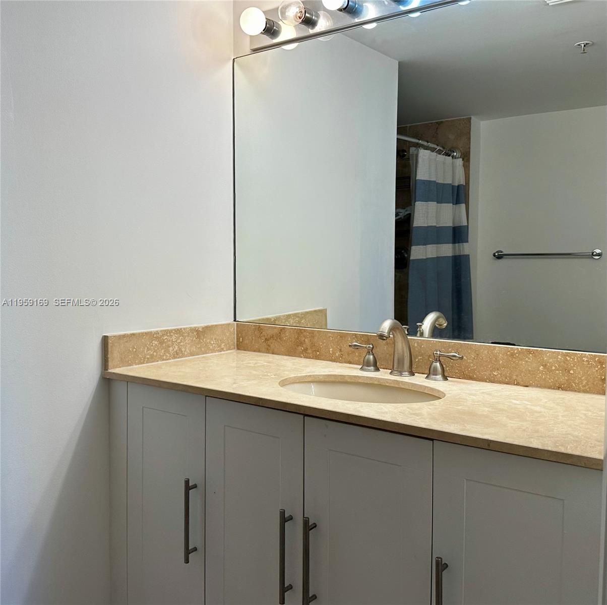 3232 Southwest 22nd Terrace, Unit 1604 Miami, FL 33145 - Photo 25 of 40 bathroom 2