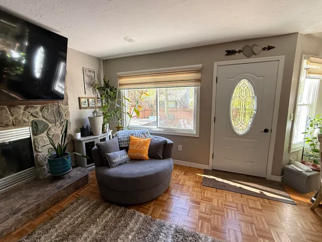 $375,000 | 9119 Garfield Drive, Whitmore Lake, MI 48189