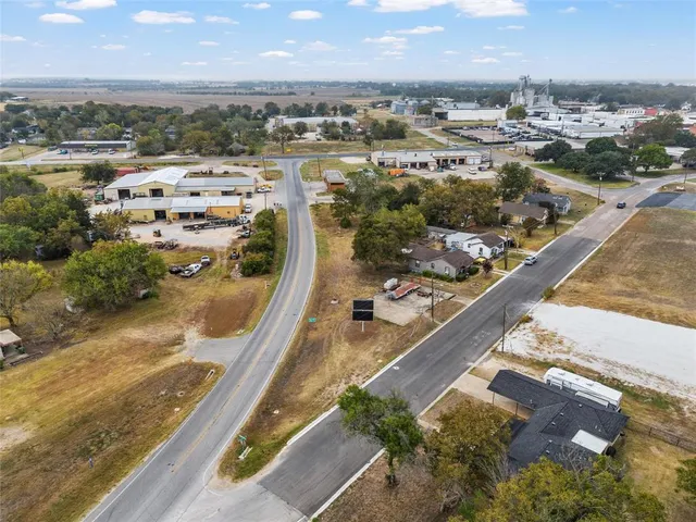 $75,000 | 312 East Columbus Street, West, TX 76691