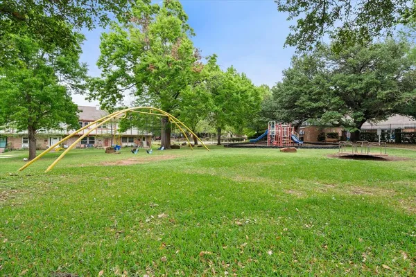 $2,000 | 376 Westview Terrace, Arlington, TX 76013