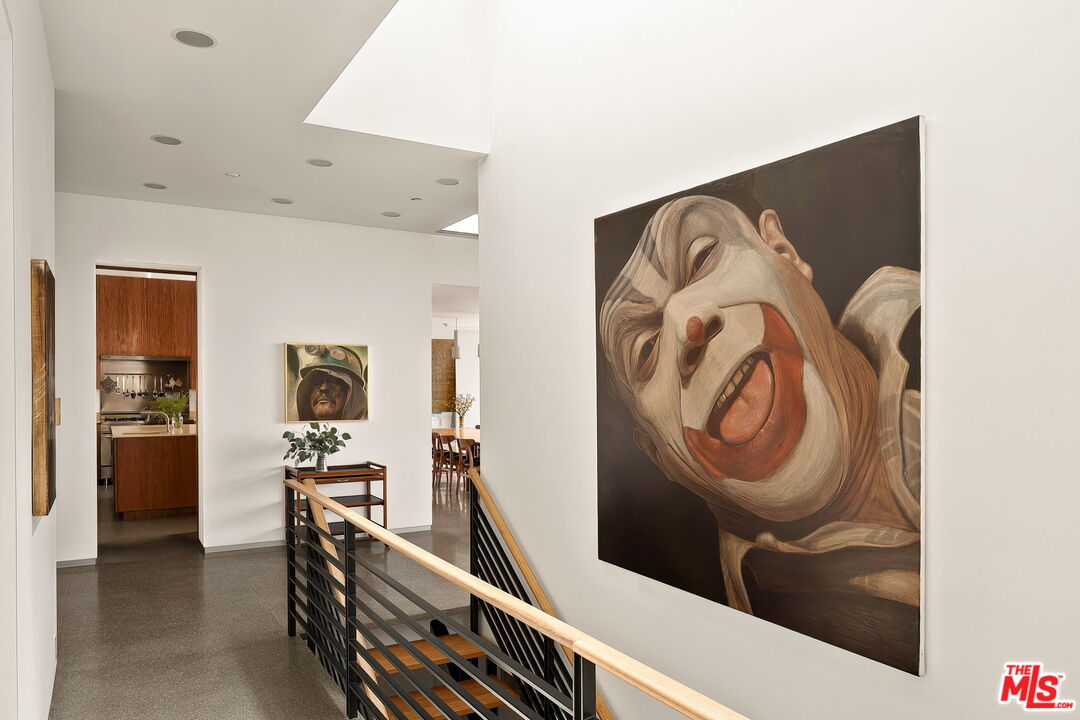 901 Kenter Way Los Angeles, CA 90049 - Photo 15 of 31