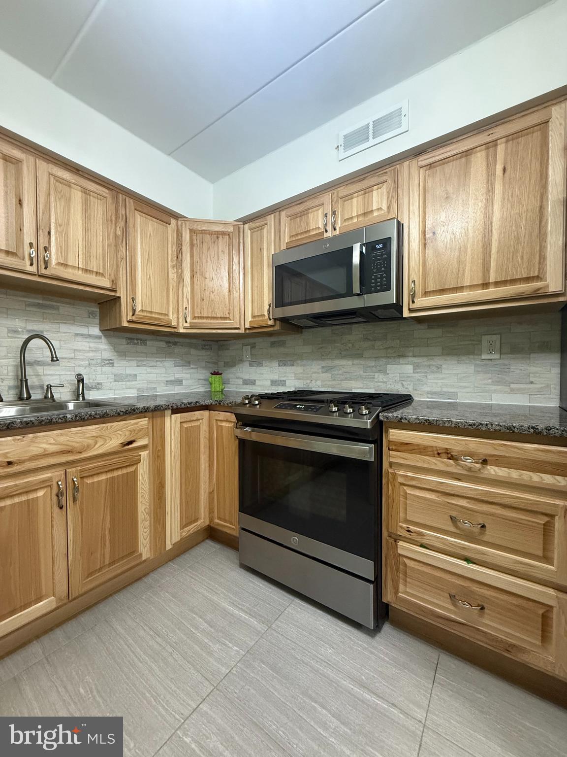 8910 Krewstown Road, Unit 111 Philadelphia, PA 19115 - Photo 11 of 24 Gallery Image 11