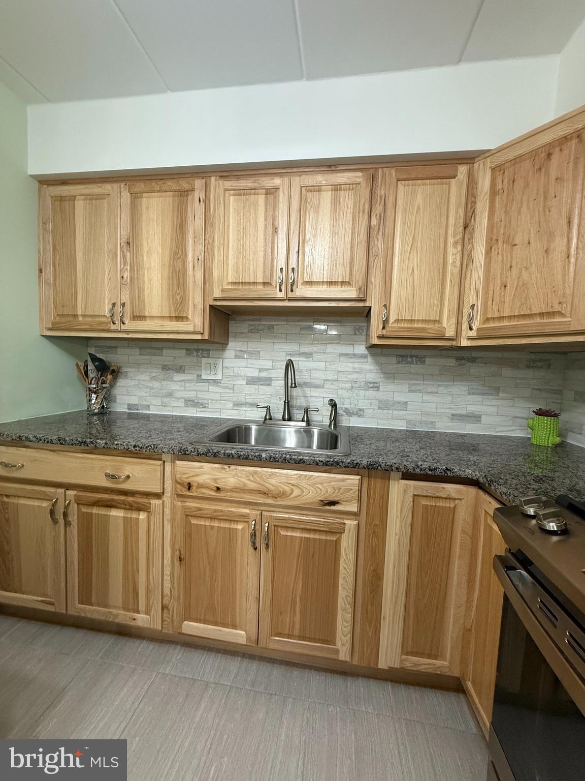 8910 Krewstown Road, Unit 111 Philadelphia, PA 19115 - Photo 12 of 24 Gallery Image 12