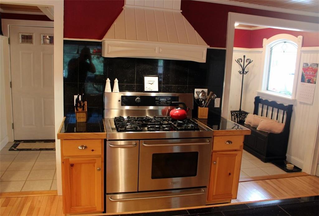 7 Thunder Road Saco, ME 04072 - Photo 4 of 32 Beautiful Gas Cook Top Stove with...