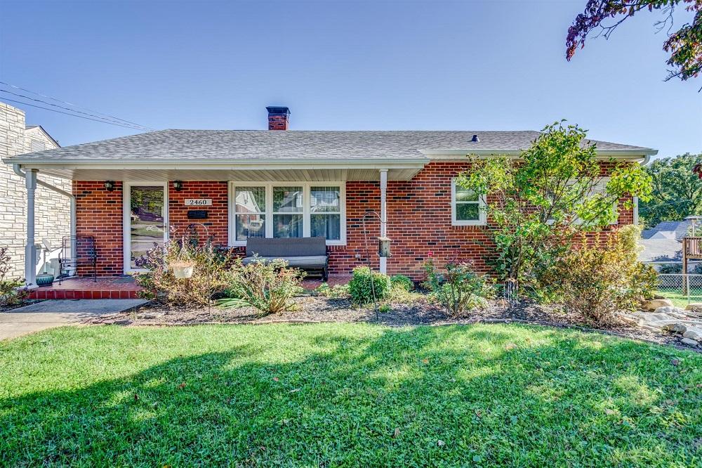 2460 Lofton Road Southwest Roanoke, VA 24015 - Photo 1 of 32 Front