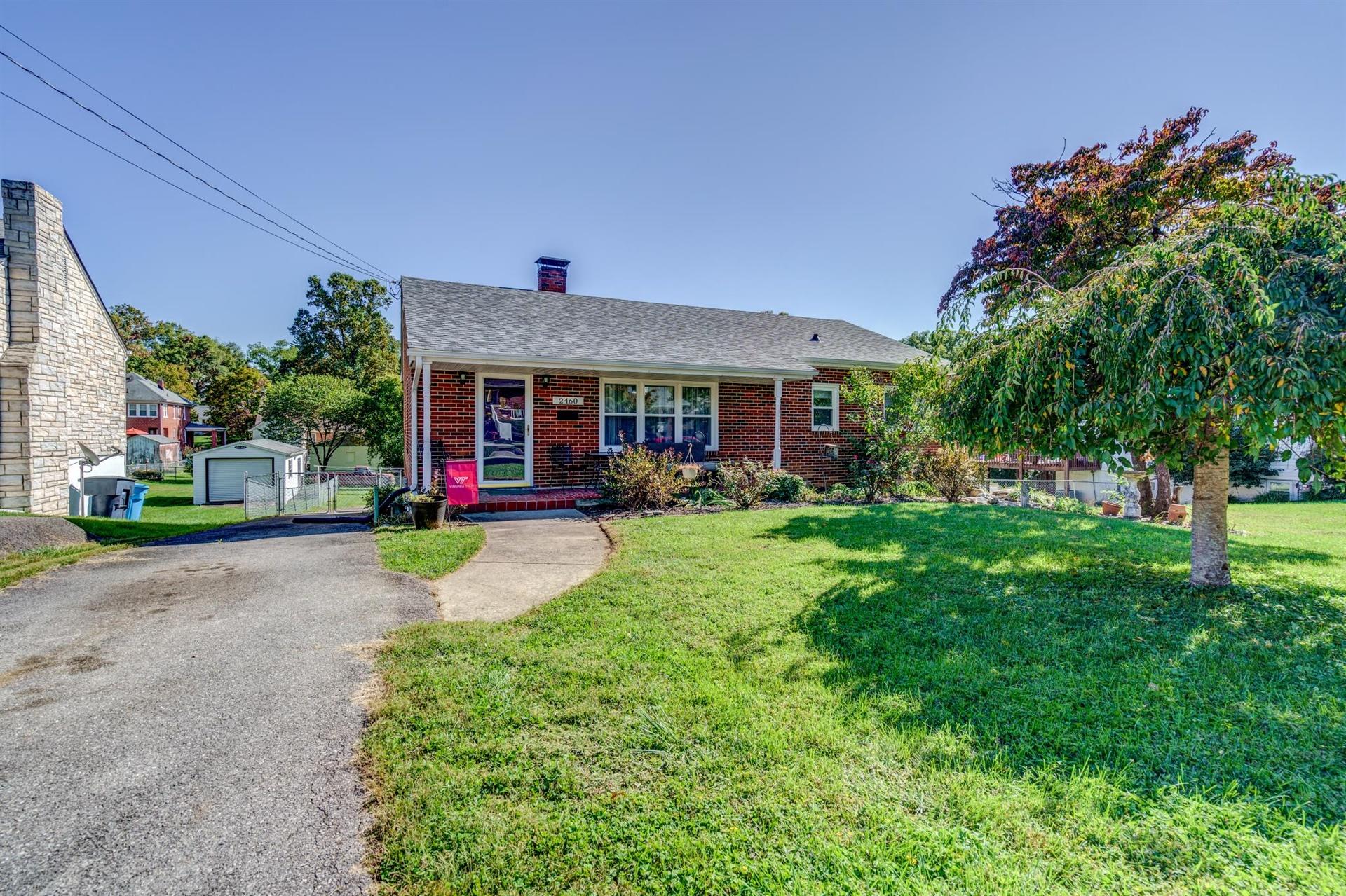 2460 Lofton Road Southwest Roanoke, VA 24015 - Photo 2 of 32 02-100520200001