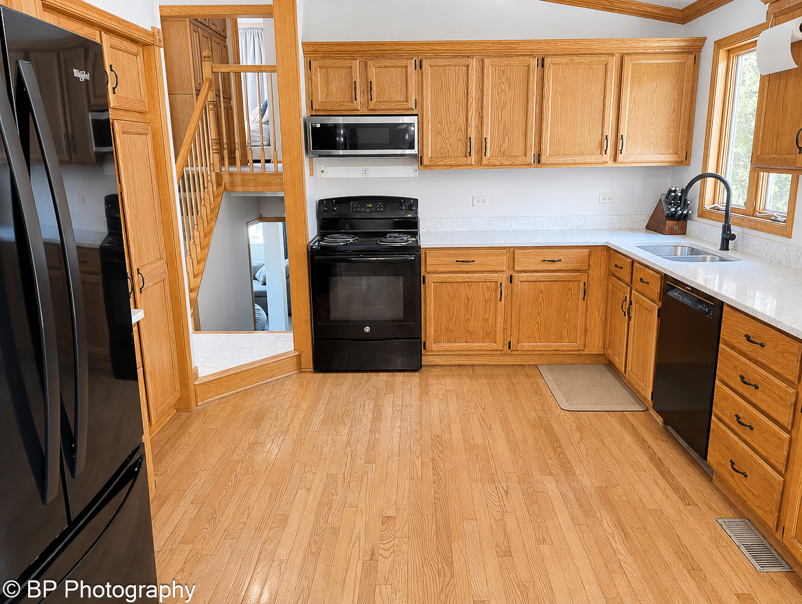 516 Beck Road Lindenhurst, IL 60046 - Photo 4 of 23