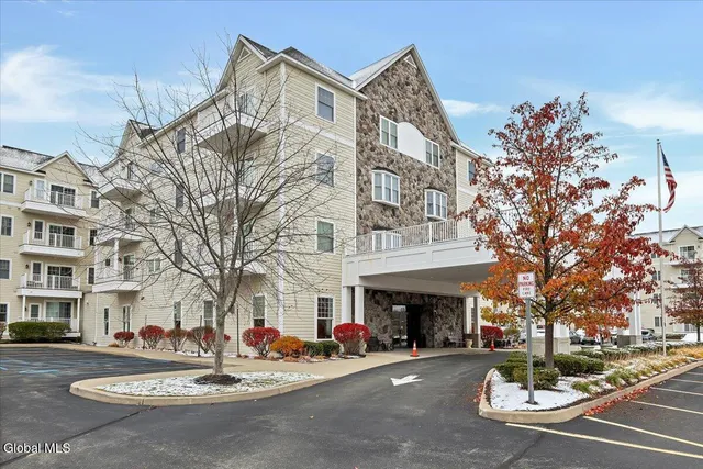 $335,000 | 8 Wall Street, Unit 106, Clifton Park, NY 12065
