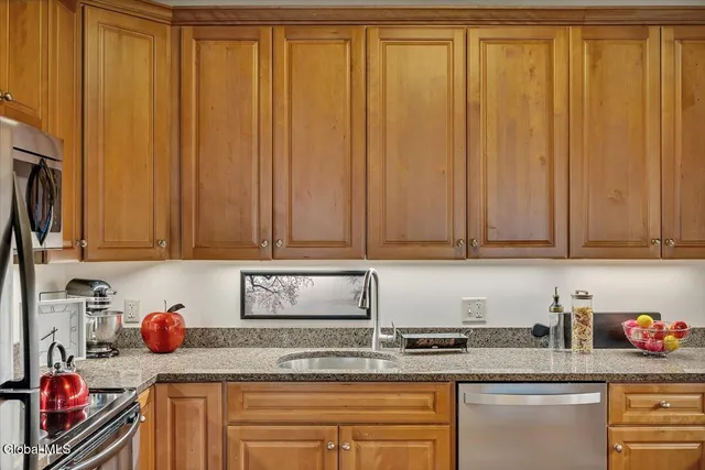 $335,000 | 8 Wall Street, Unit 106, Clifton Park, NY 12065