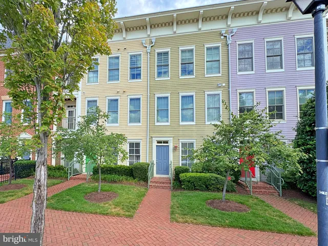 $3,700 | 1115 Cameron Street, Unit 114, Alexandria, VA 22314