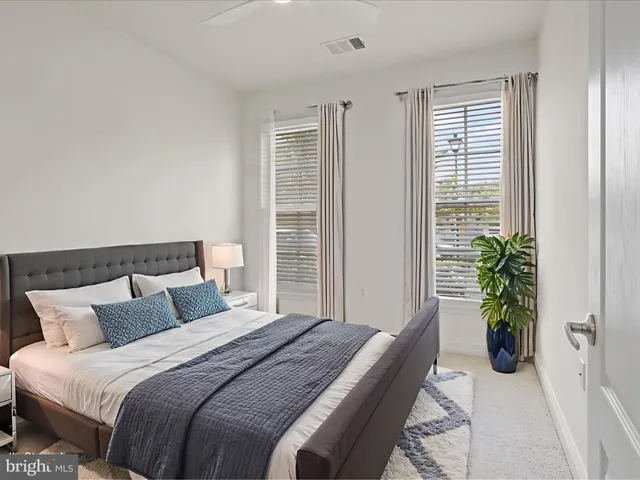 $3,700 | 1115 Cameron Street, Unit 114, Alexandria, VA 22314