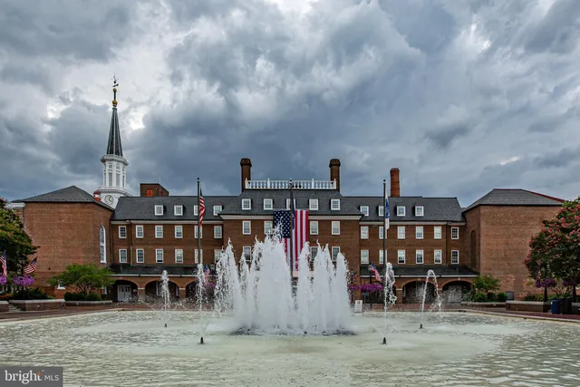 $3,700 | 1115 Cameron Street, Unit 114, Alexandria, VA 22314