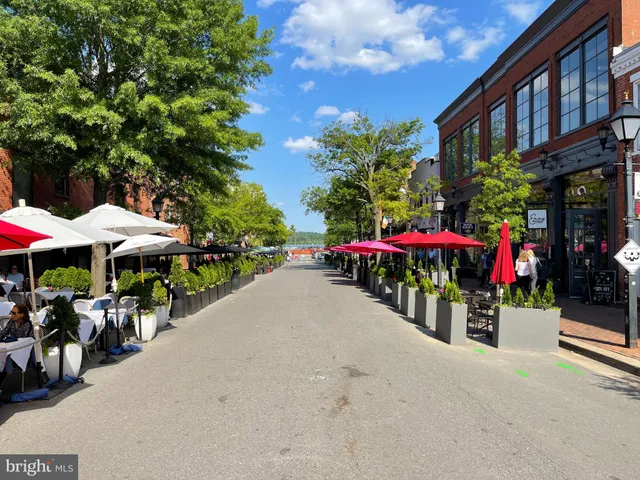 $3,700 | 1115 Cameron Street, Unit 114, Alexandria, VA 22314