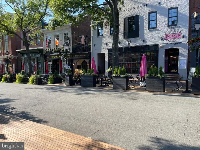 $3,700 | 1115 Cameron Street, Unit 114, Alexandria, VA 22314