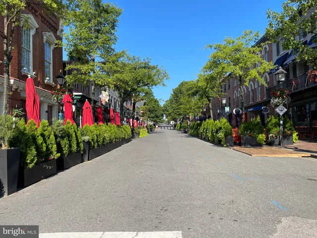 $3,700 | 1115 Cameron Street, Unit 114, Alexandria, VA 22314