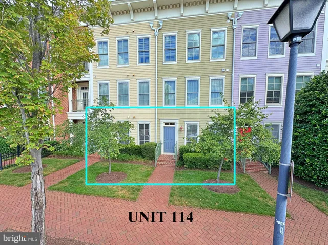 $3,700 | 1115 Cameron Street, Unit 114, Alexandria, VA 22314