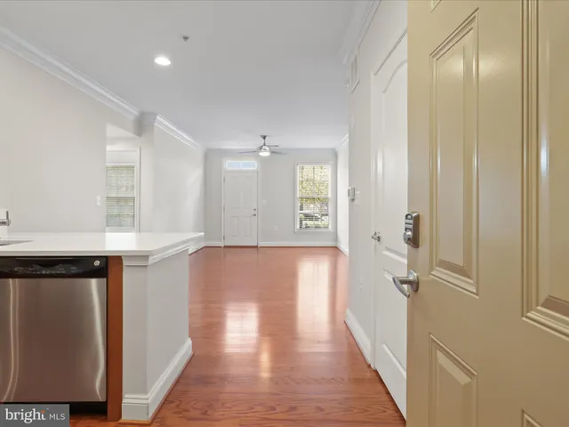 $3,700 | 1115 Cameron Street, Unit 114, Alexandria, VA 22314