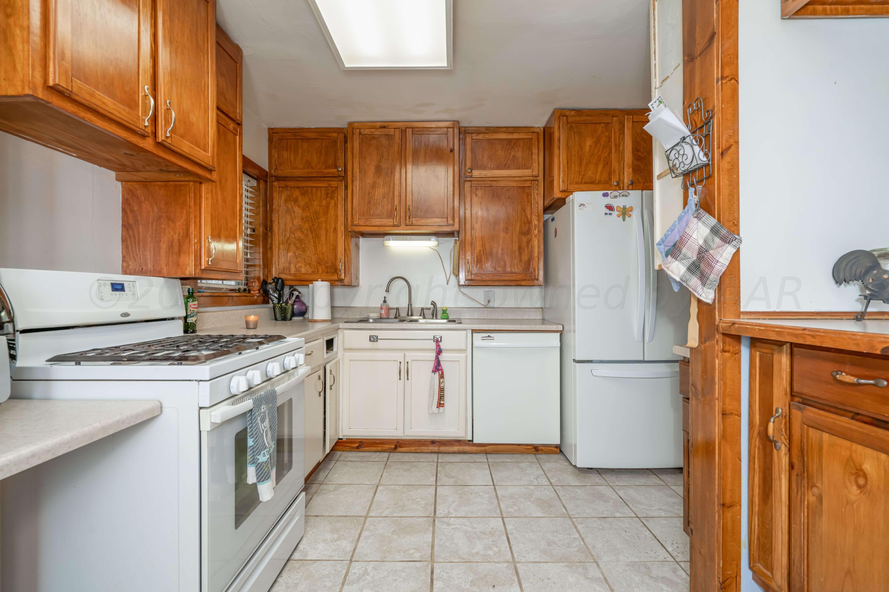 1518 Poplar Street Amarillo, TX 79107 - Photo 13 of 24 1518 Poplar-13 KITCHEN