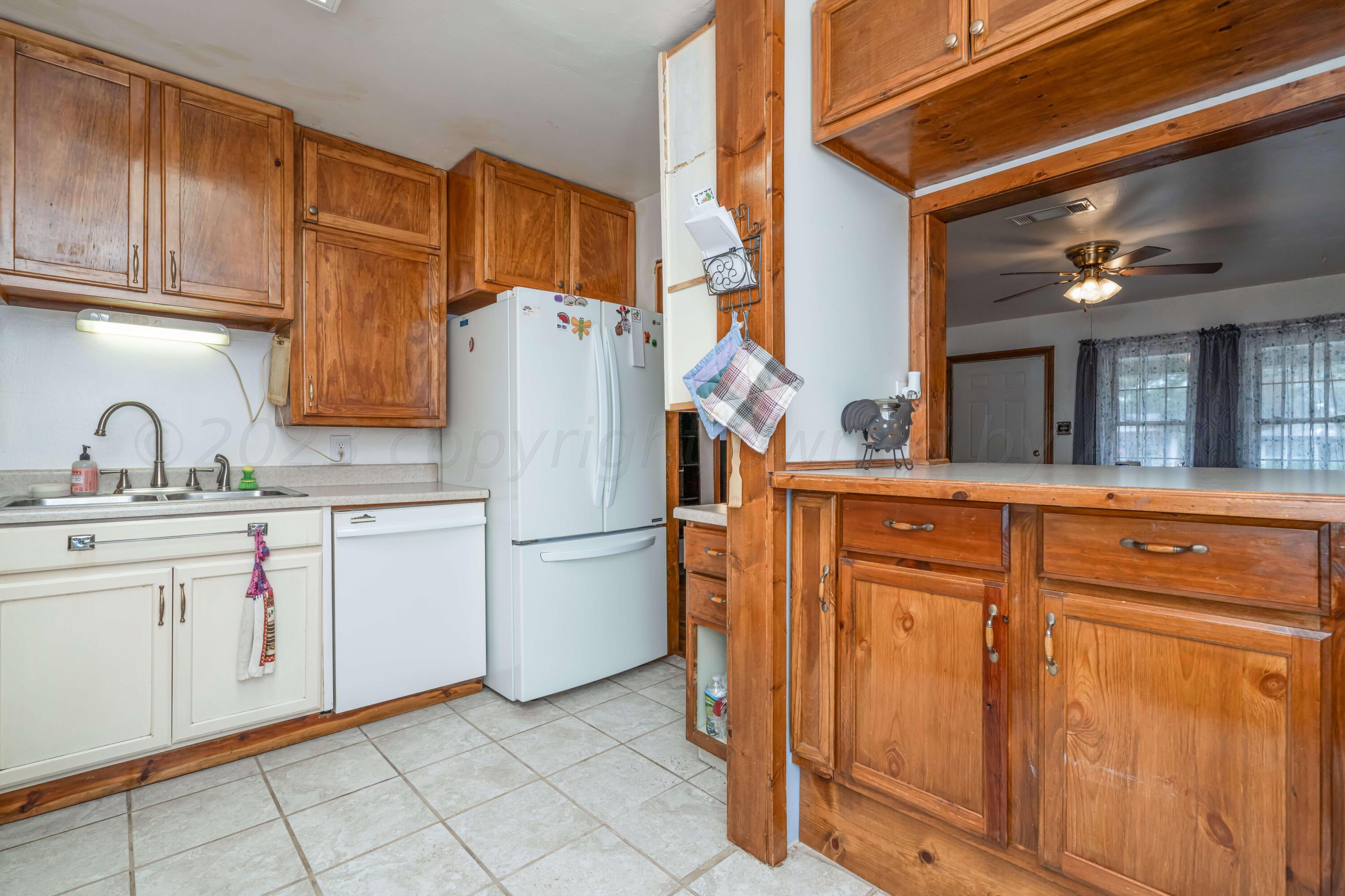 1518 Poplar Street Amarillo, TX 79107 - Photo 14 of 24 1518 Poplar-14 KITCHEN