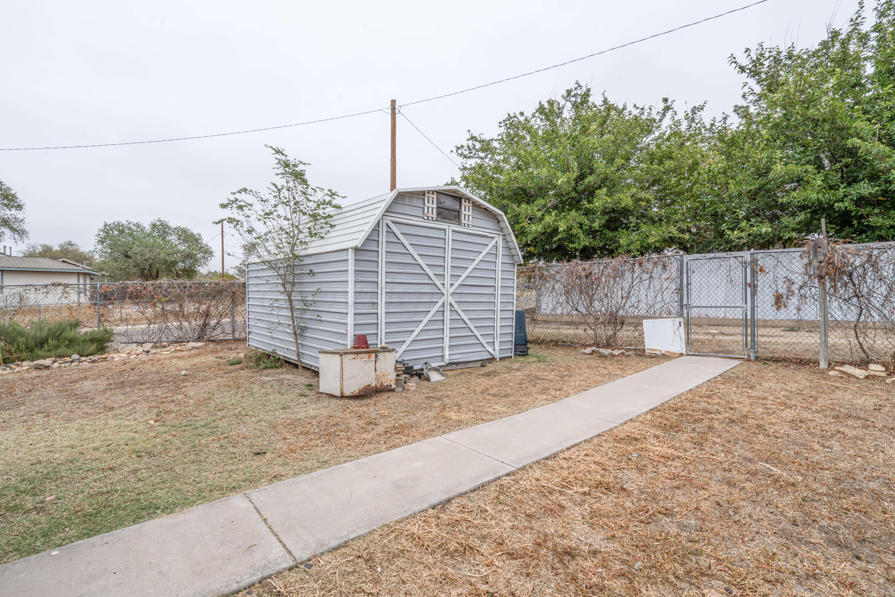 1518 Poplar Street Amarillo, TX 79107 - Photo 4 of 24 1518 Poplar-4 SHED