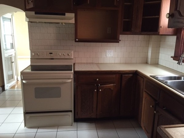 449 Coggeshall Street Fall River, MA 02721 - Photo 7 of 13 Gallery Image 7